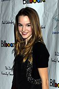 https://upload.wikimedia.org/wikipedia/commons/thumb/f/fd/Academy_Awards_afterparty_CUN_Kay_Panabaker.jpg/120px-Academy_Awards_afterparty_CUN_Kay_Panabaker.jpg